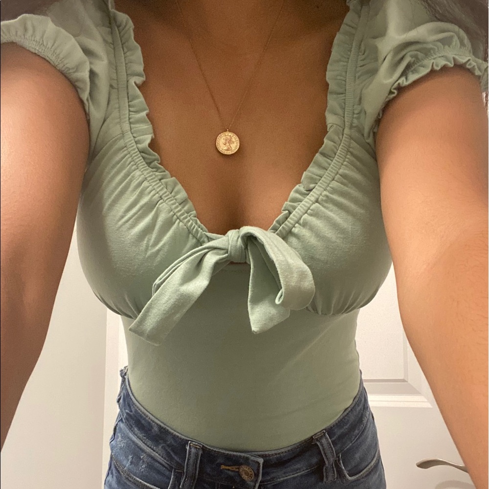 Puff sleeved top